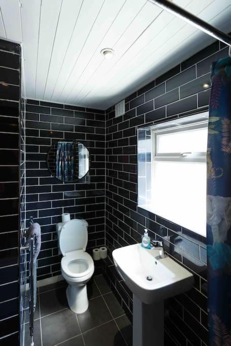 Chester/Handbridge Sleeps 9 + Netflix Hough Green Exteriér fotografie