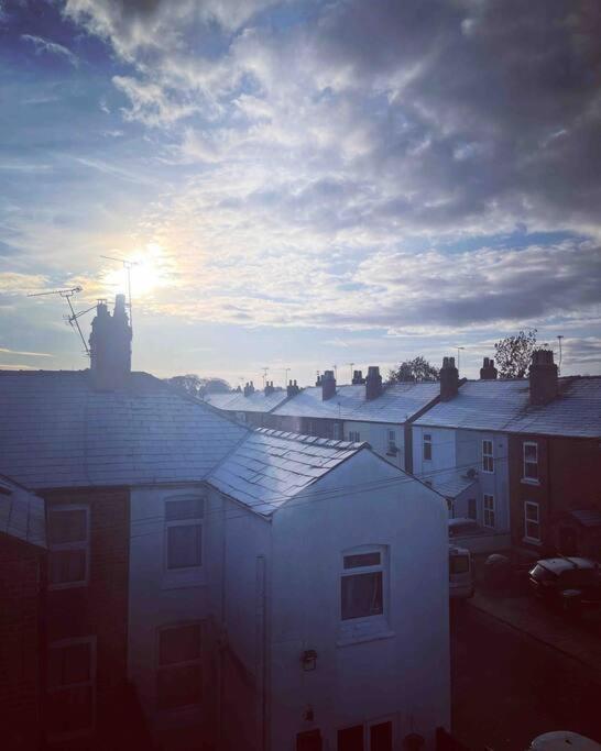 Chester/Handbridge Sleeps 9 + Netflix Hough Green Exteriér fotografie